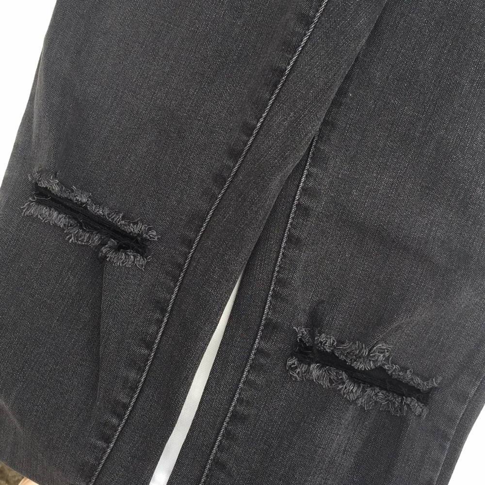 Levi's skinny black jeans ripped knees raw hem - Picture 5 of 7